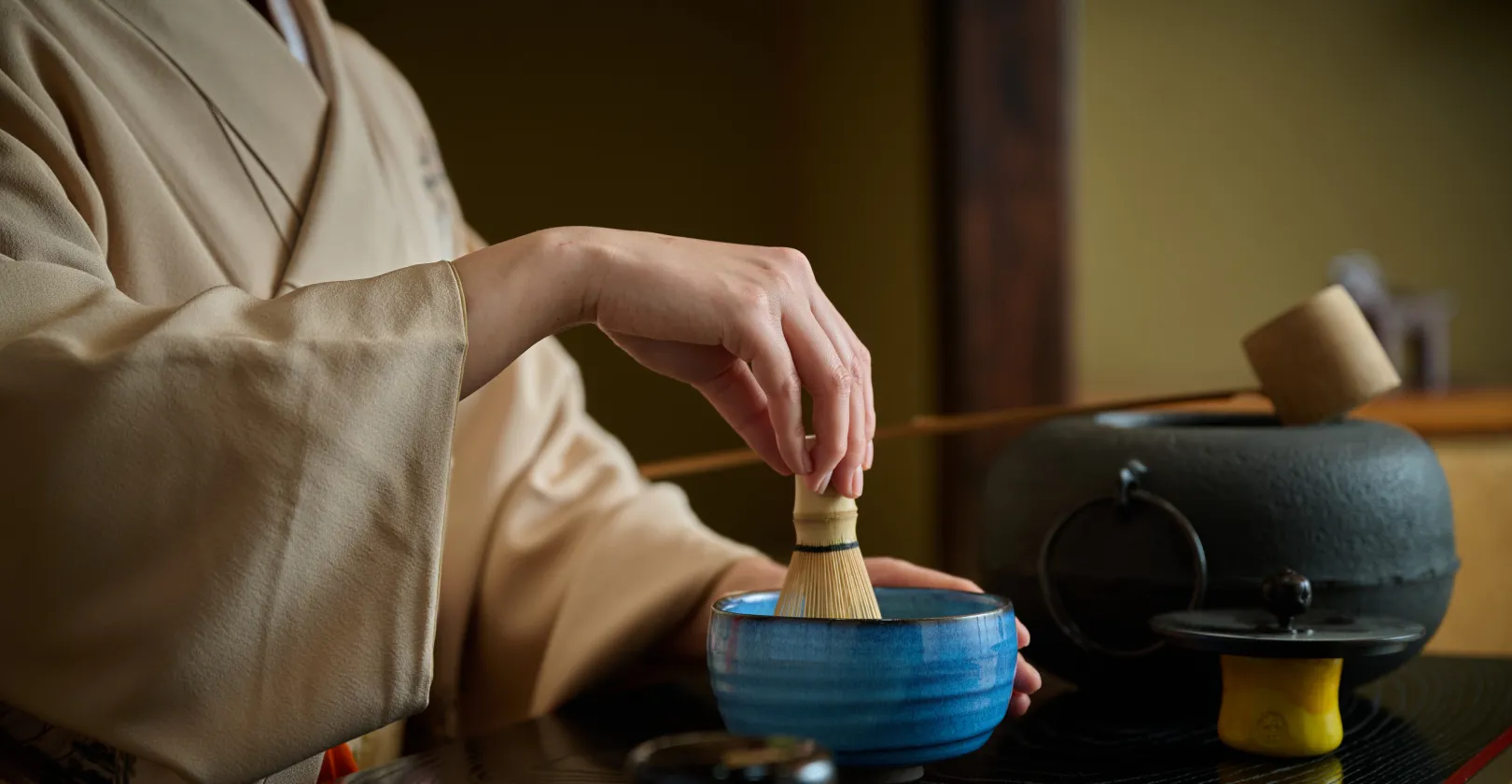 つぼ市製茶本舗 茶葉の火入れ